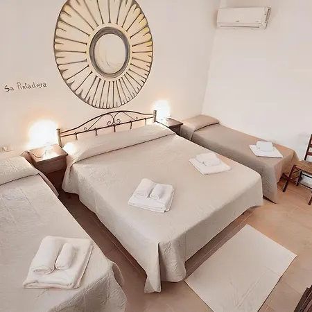 مزرعة للإقامة Le Sughere *